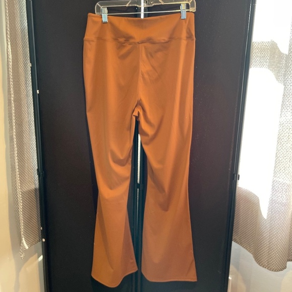 NWT Lemonsky Flare Yoga Pants w/ Crossover Waist, Brown and Purple, 2X - Picture 2 of 9